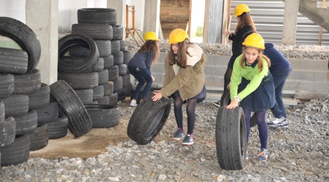 Alunos envolvem-se na construção da nova biblioteca